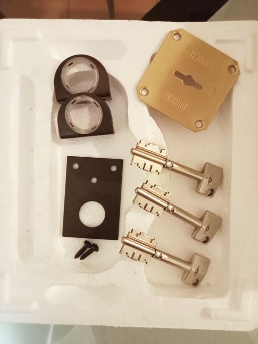 Fechadura como Nova com todos os assessórios teicocil