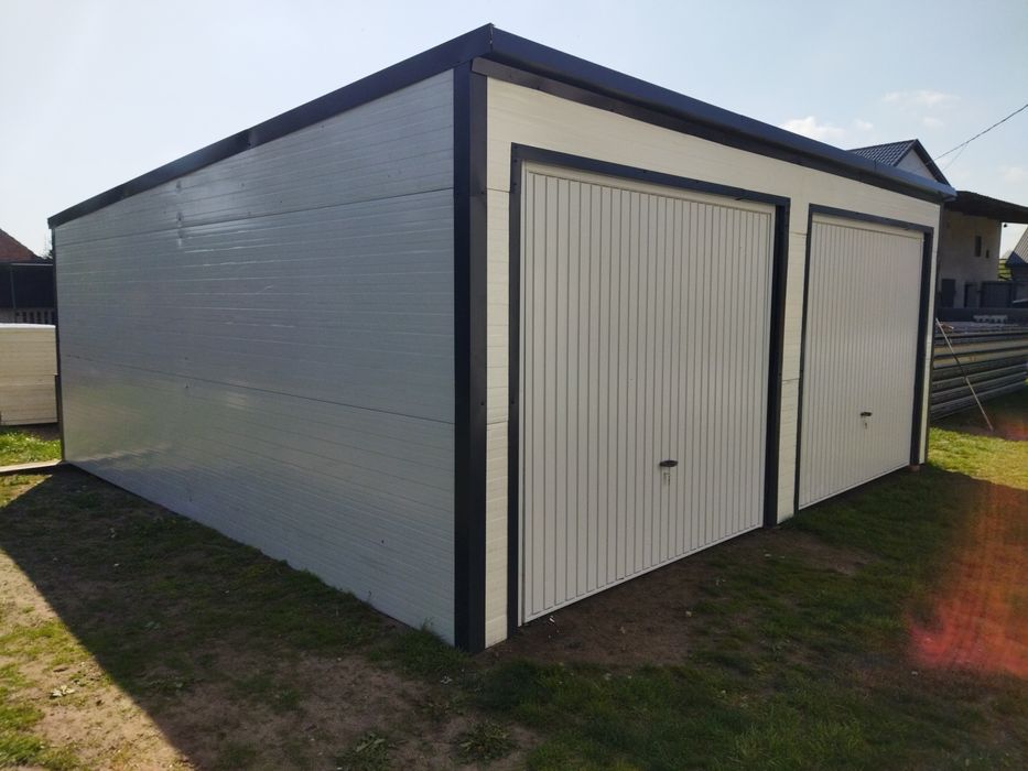 Garaż ocieplany z płyt warstwowych 6x5,8m.