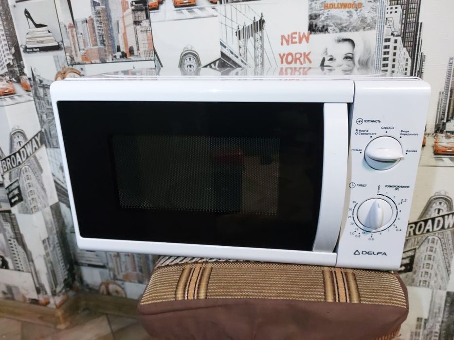 микроволновка Delfa