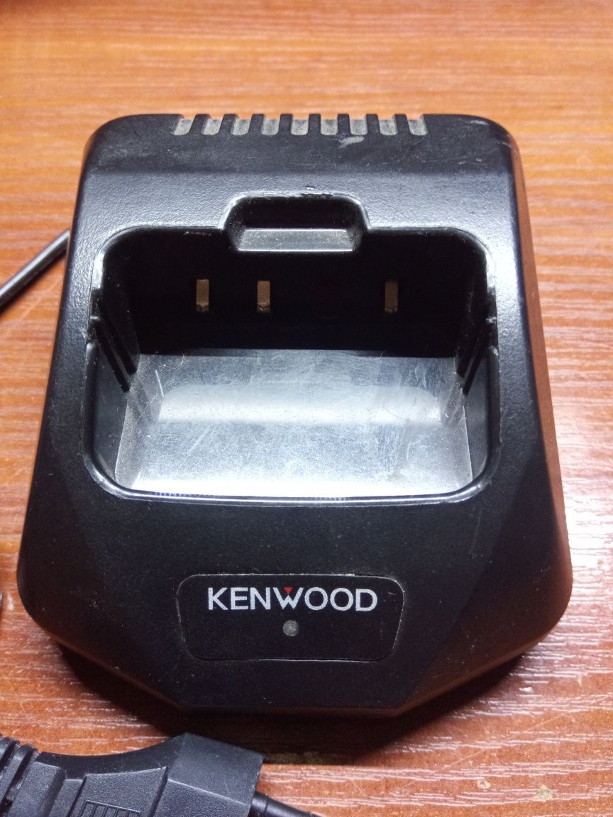 Зарядное устройство для радиостанций KENWOOD