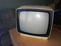 Czarno-biały telewizor Neptun 150-II-8 PRL Turist   Made in P R L