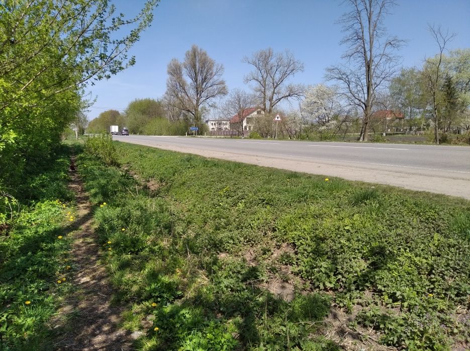 продам земельну ділянку,по трасі львів іванофранківськ