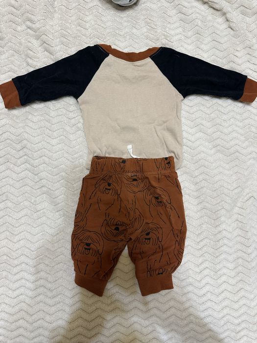 Костюмчик Carters 3 м