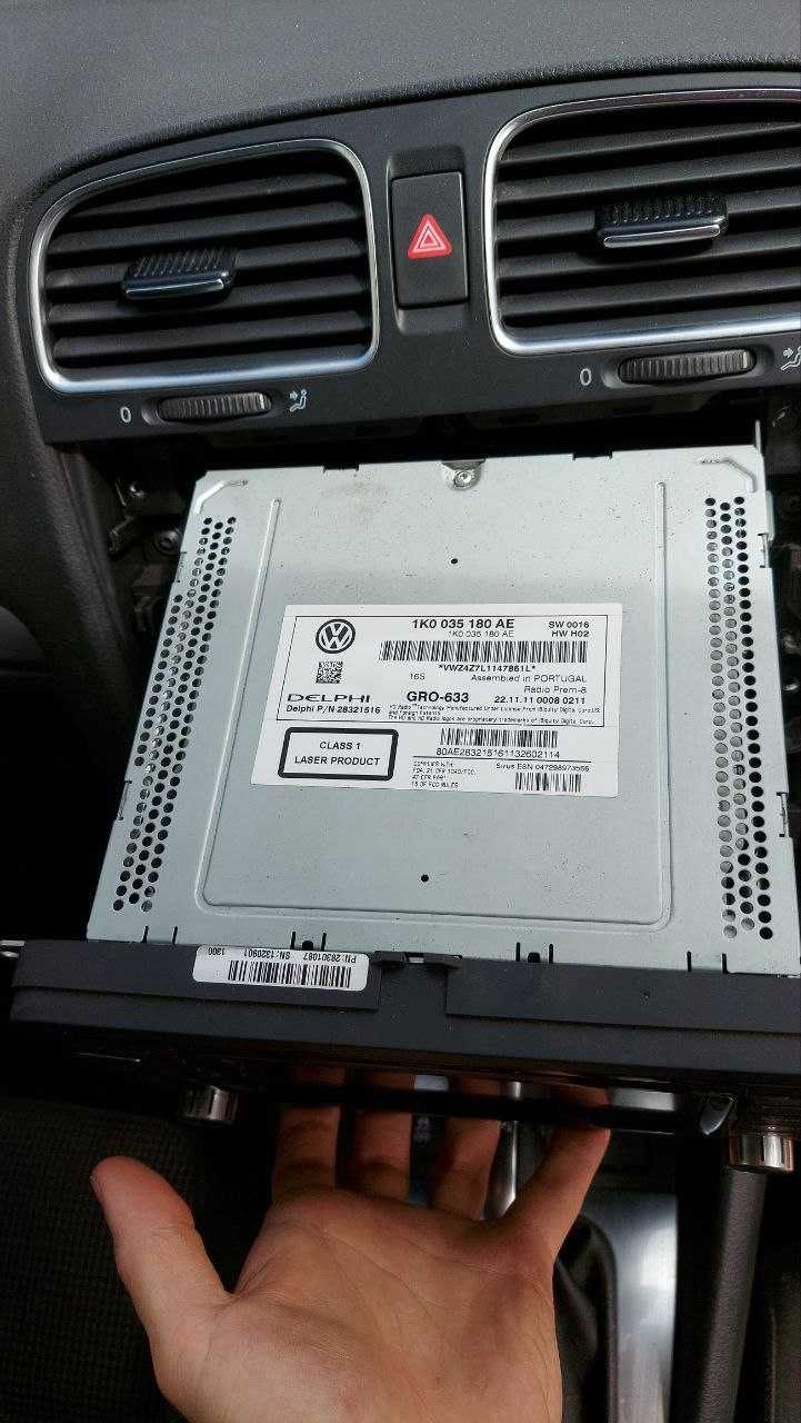 Головное устройство RCD 510 Premium 8. 1K0035180AE. Снята с VW из США.