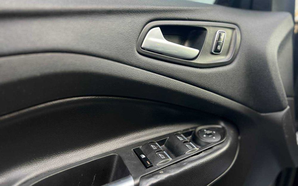 Ford C-Max 2016 року