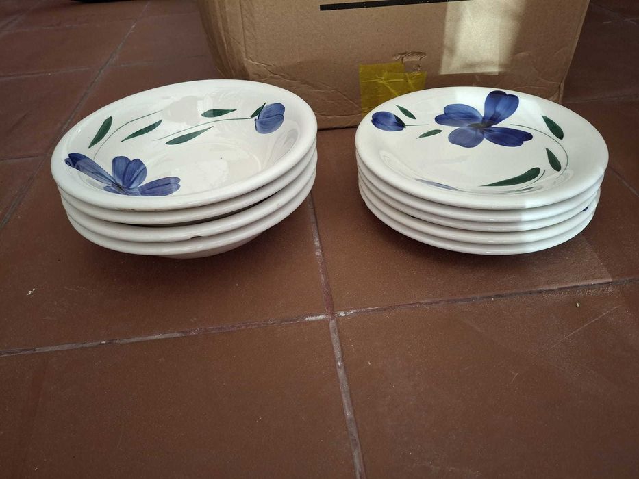 Pratos de sobremesa e sopa vintage