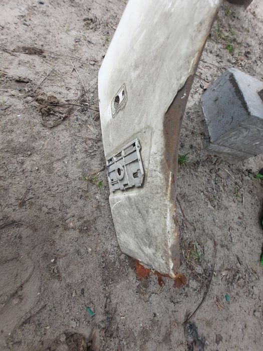 Błotnik Prawy Audi A6 C4