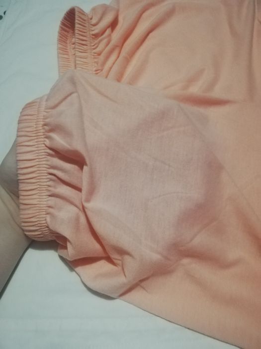 New Salmon-Colored Shorts – Size M/L (see measurements)64730139793667121