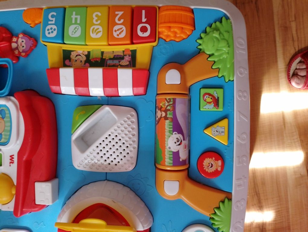 Stolik edukacyjny fisher price