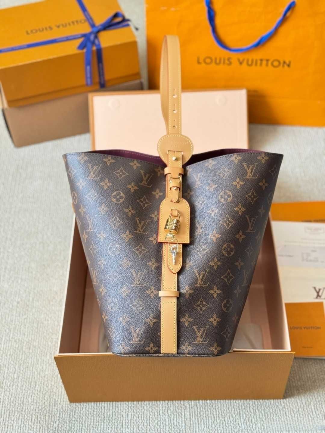 Bolsa grande LV all inbb com forro em pele
