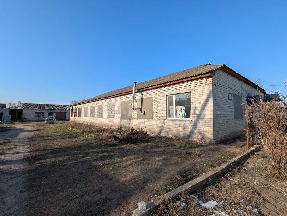 Продам автошколу у Дахнівці вул. Праслов’янська 580 кв.м. на 21 сотці