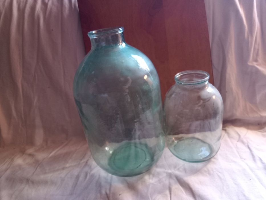Продаються бутлі скляні на 20 л та банки 3 л