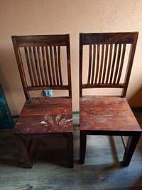 Solidne drewniane krzesła