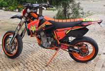 VENDO KTM EXC 525 de 2004 super motard matrículada