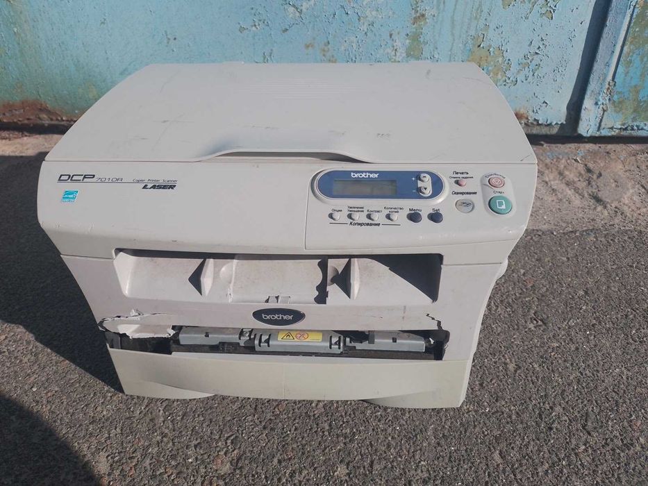 Brother DCP-7010R + USB cable