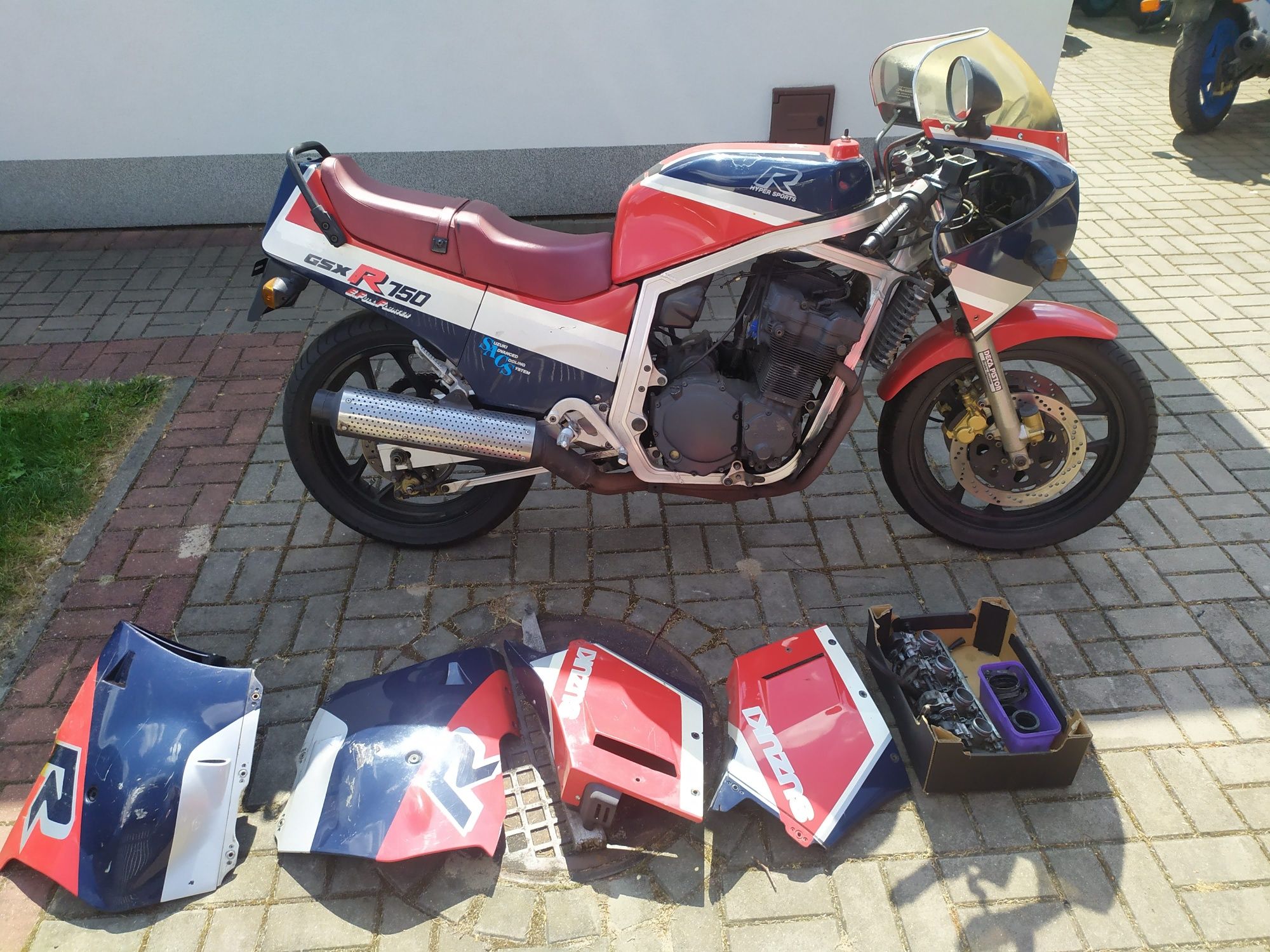 Suzuki GSXR 1100 86r olejak