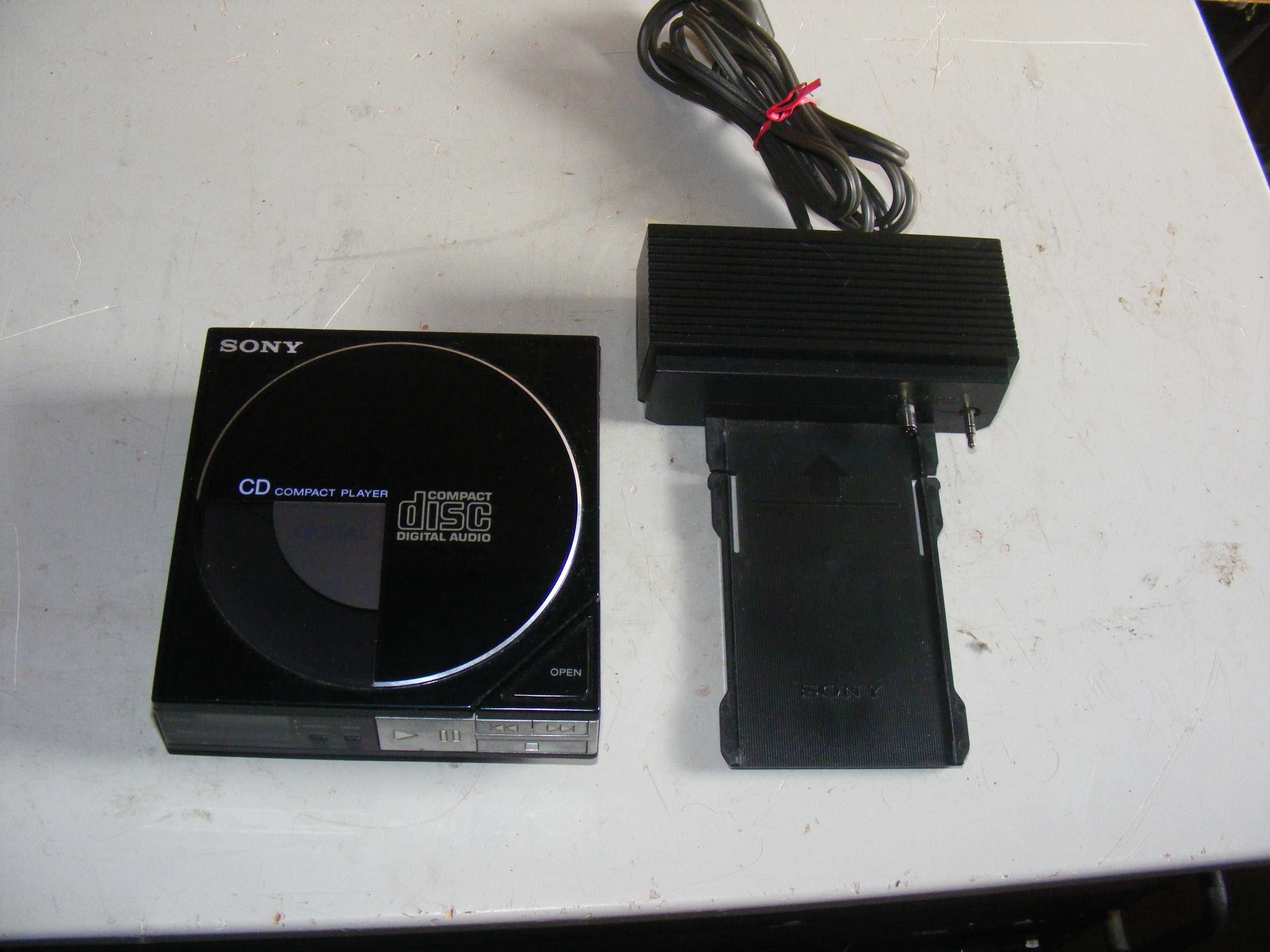 Leitor de cd Sony D-50 com dock para coleccionadores