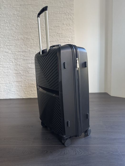 Чорна Велика Валіза - чемодан - Поліпропілен - L - новий