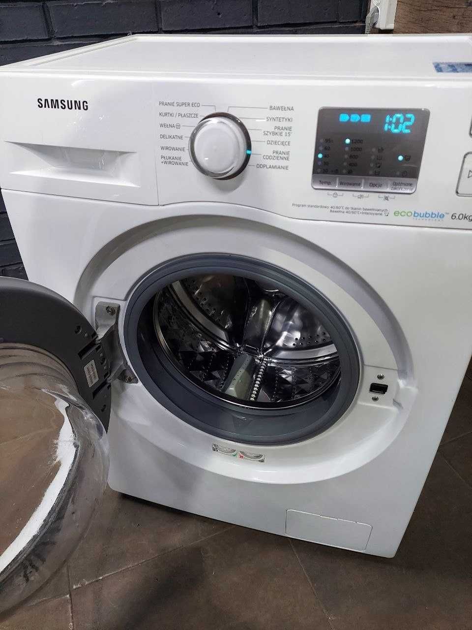 Продаю пральну машину Samsung 6kg WW60J4263HW