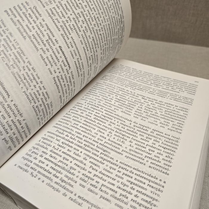 Livro  QUÍMICA ORGANICA