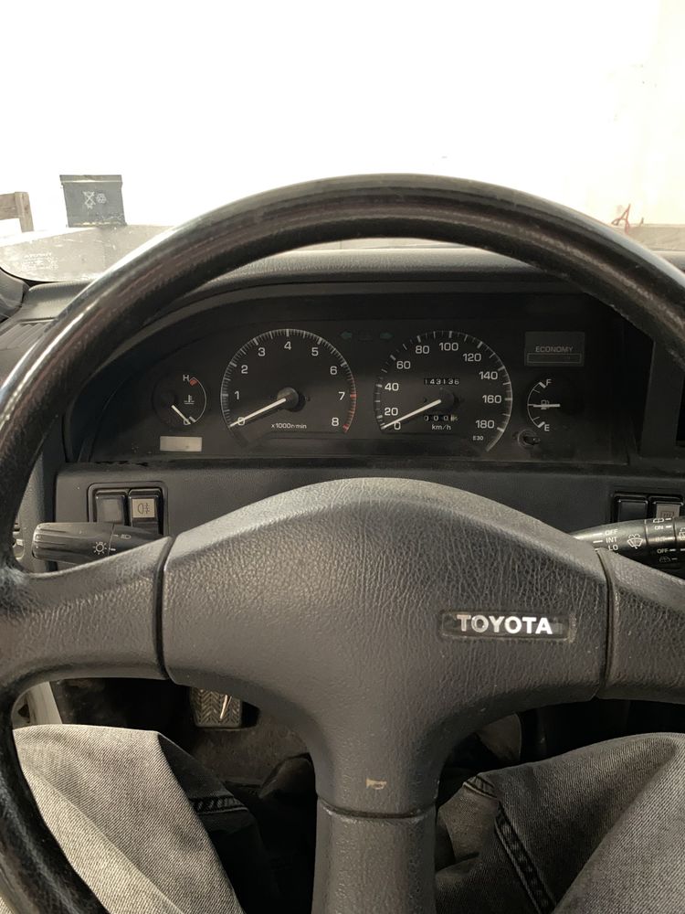 Toyoya gl corolla liftback 1987