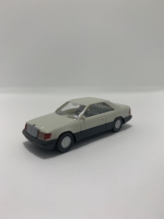 Mercedes 300 CE Coupé da Wiking escala H0 1/87