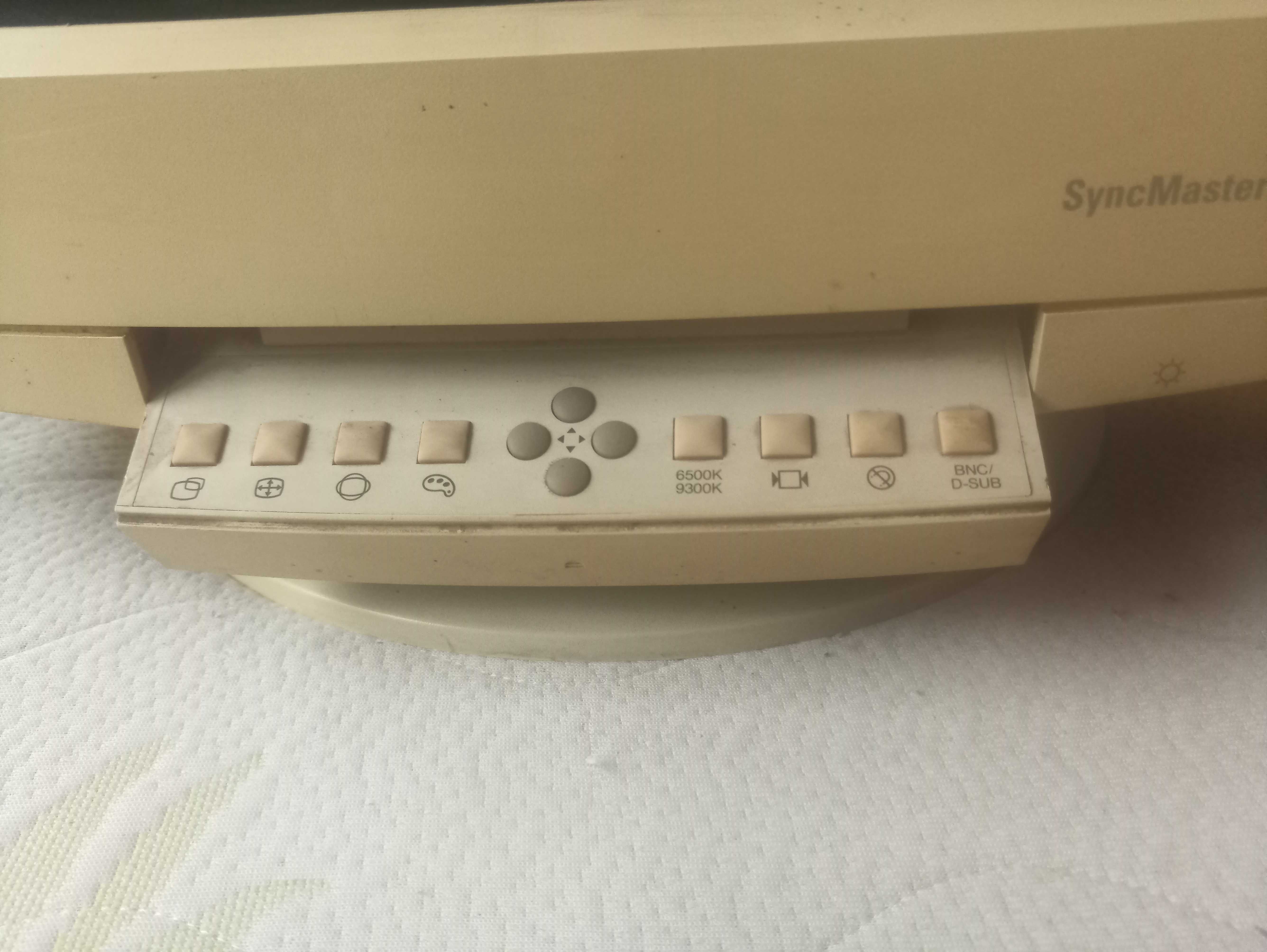 Monitor kineskopowy crt Samsung retro