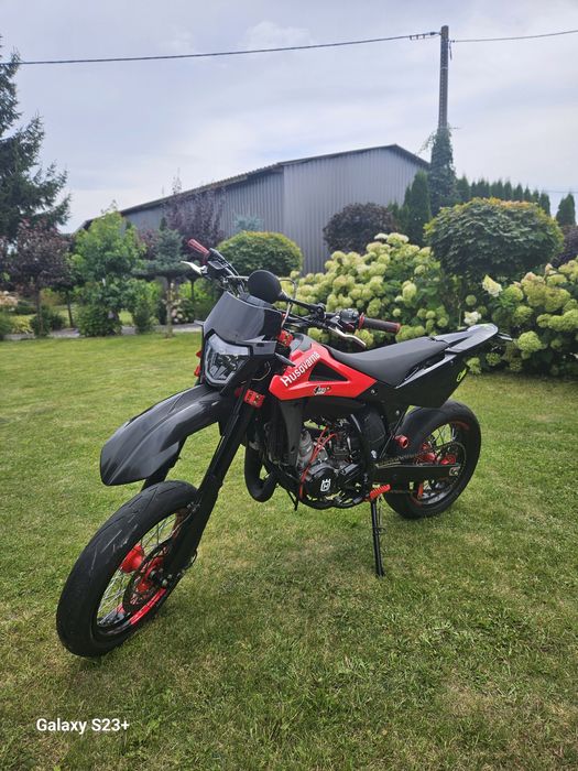 Husqvarna sm 125 supermoto. Mocna Zadbana
