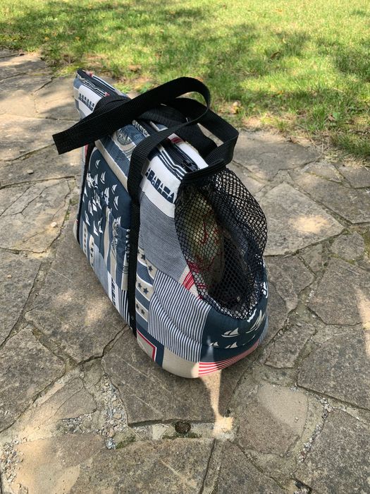 Продам сумку переноску утеплену для котів в гарному стані.