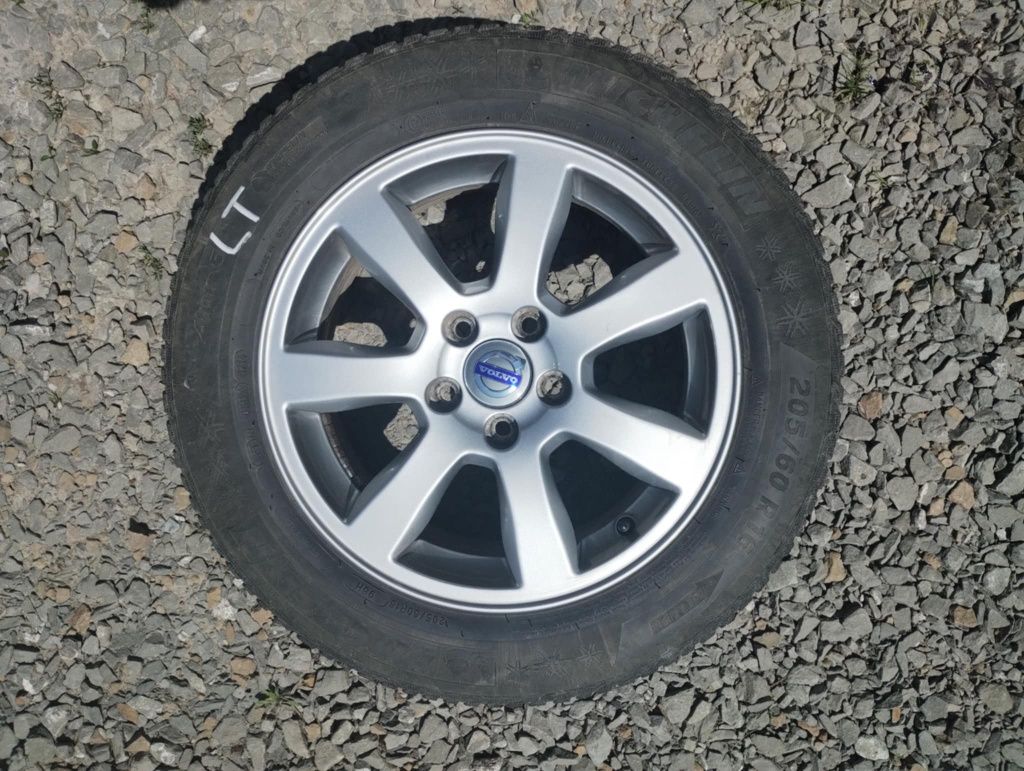 Sprzedam felgi z oponami 16" 5x114,3