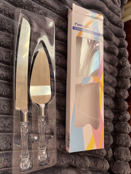 Прибори для розрізання весільного торта