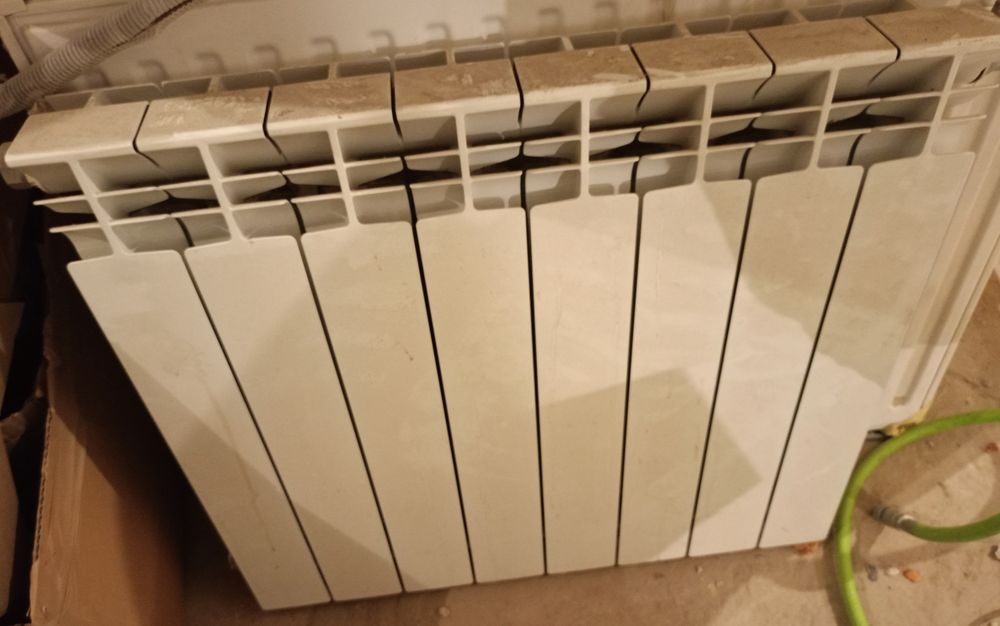 Grzejnik żeberkowy aluminiowy