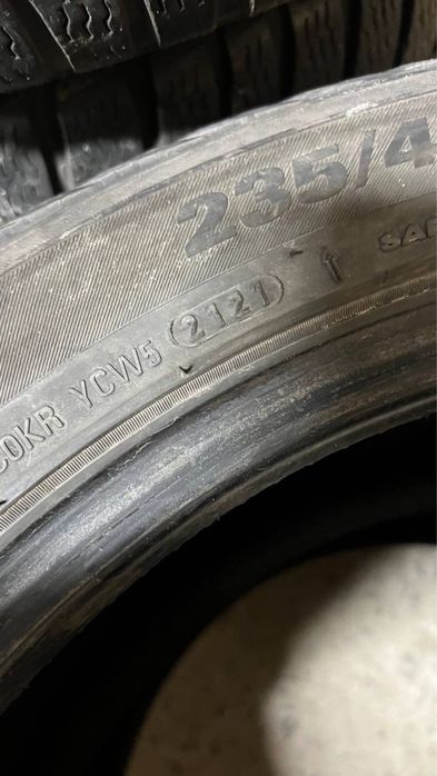 Пара зимової гуми 235/45/18 Kumho