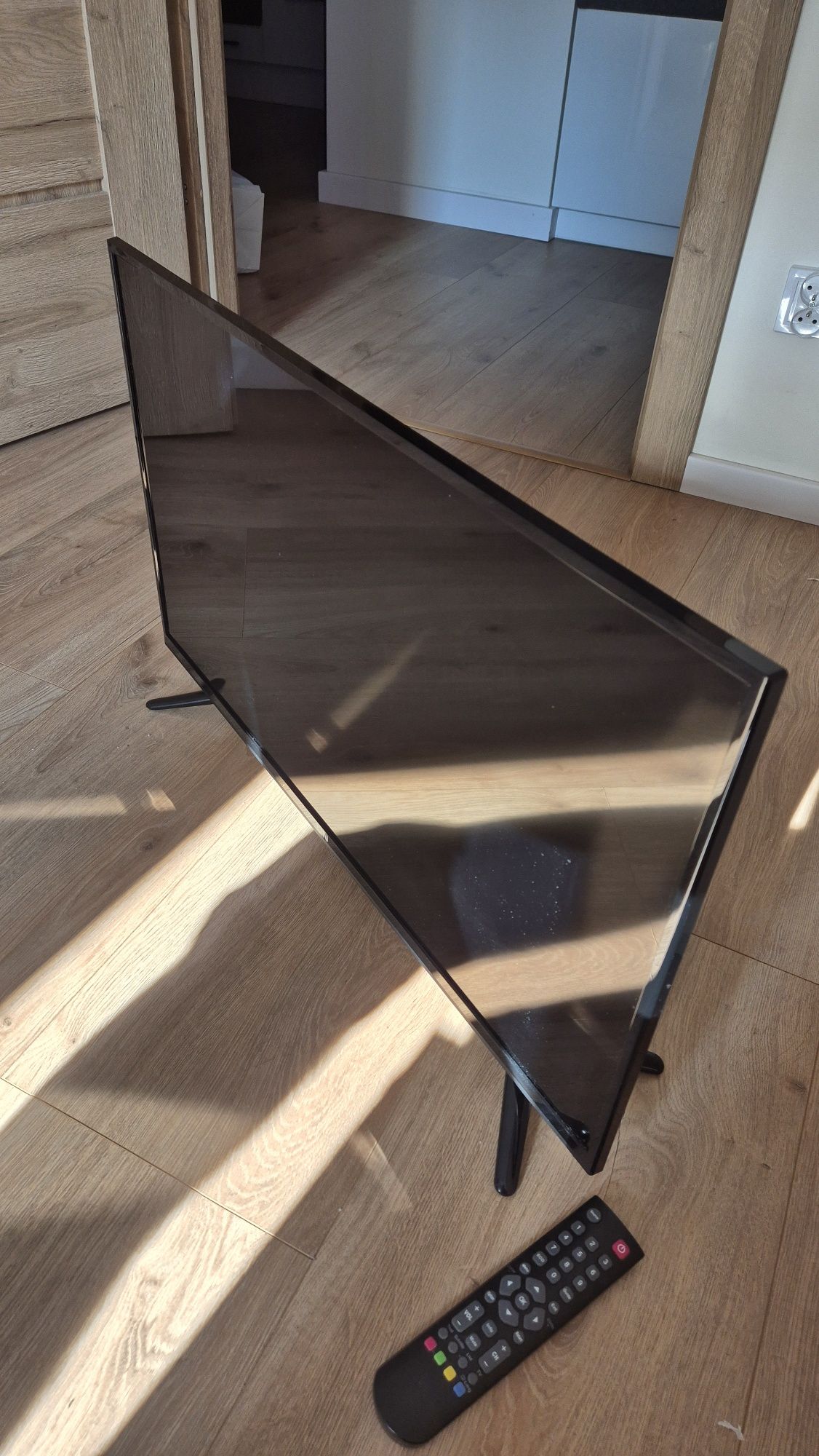 Telewizor LIN TCL 32 cale LED