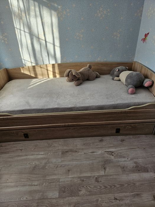 Продам ліжко з матрасом
