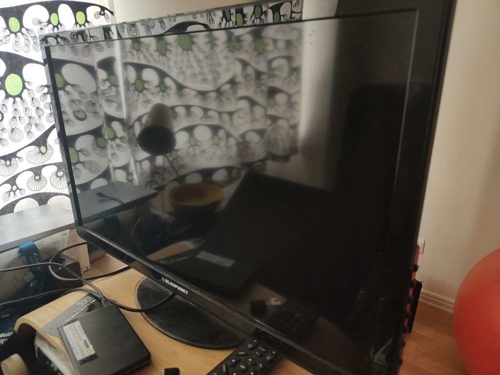 Tv led blaupunkt impecável