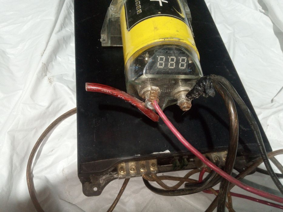 Підсилювач з конденсатором