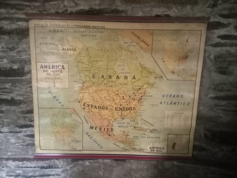 Mapas em tela antigos