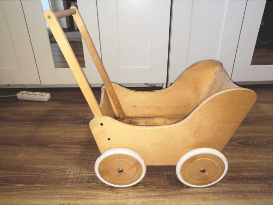 wózek drewniany do przewożenia misia , lalek lub klocków