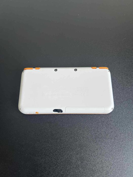 New Nintendo 2DS XL Branca/Laranja com 100+ Jogos