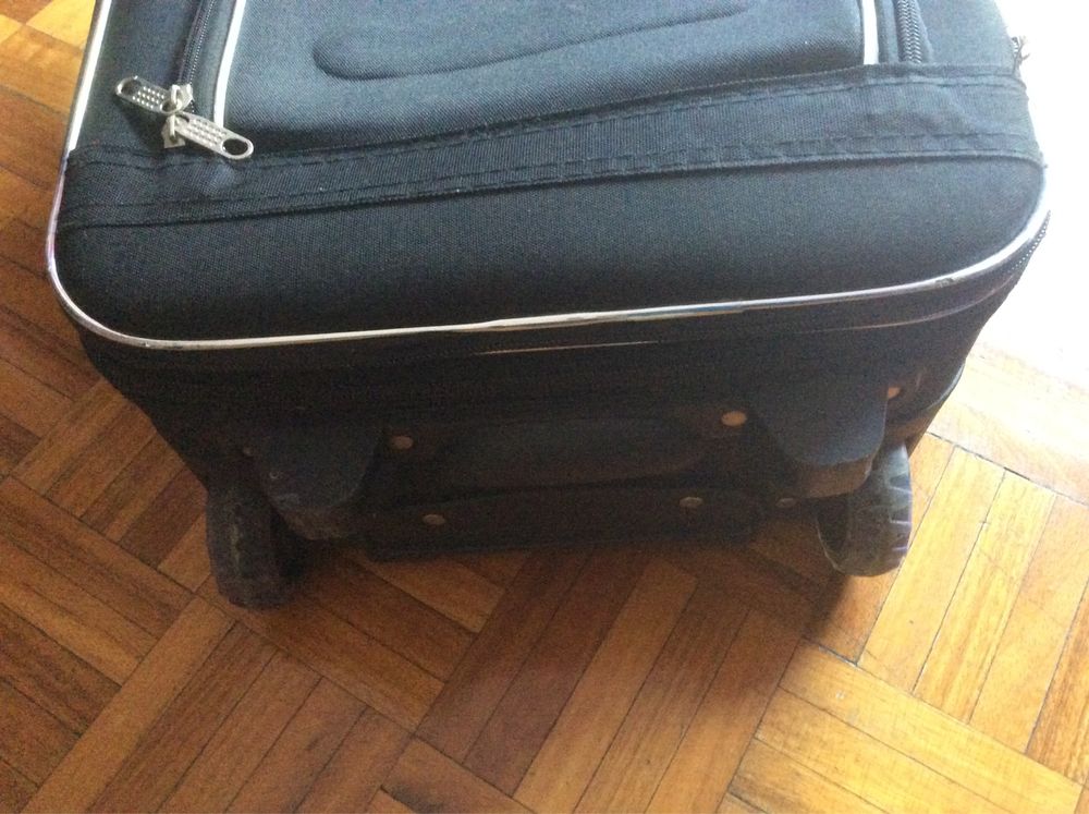 Vendo mala de viagem troley em bom estado