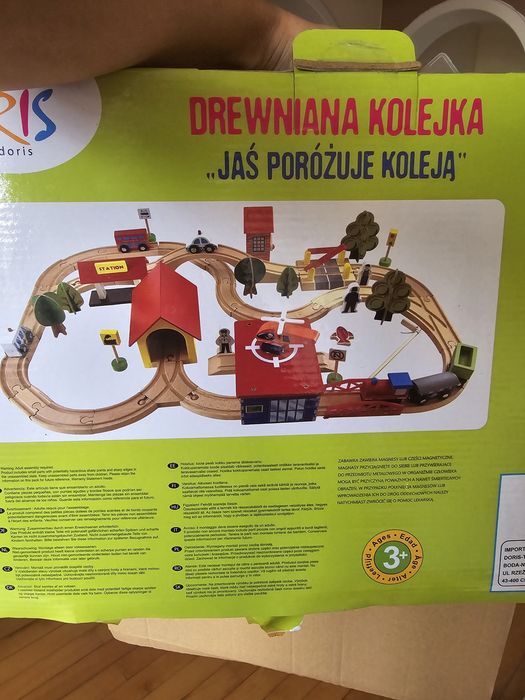 Drewniana kolejka "Jaś podróżuje koleją"