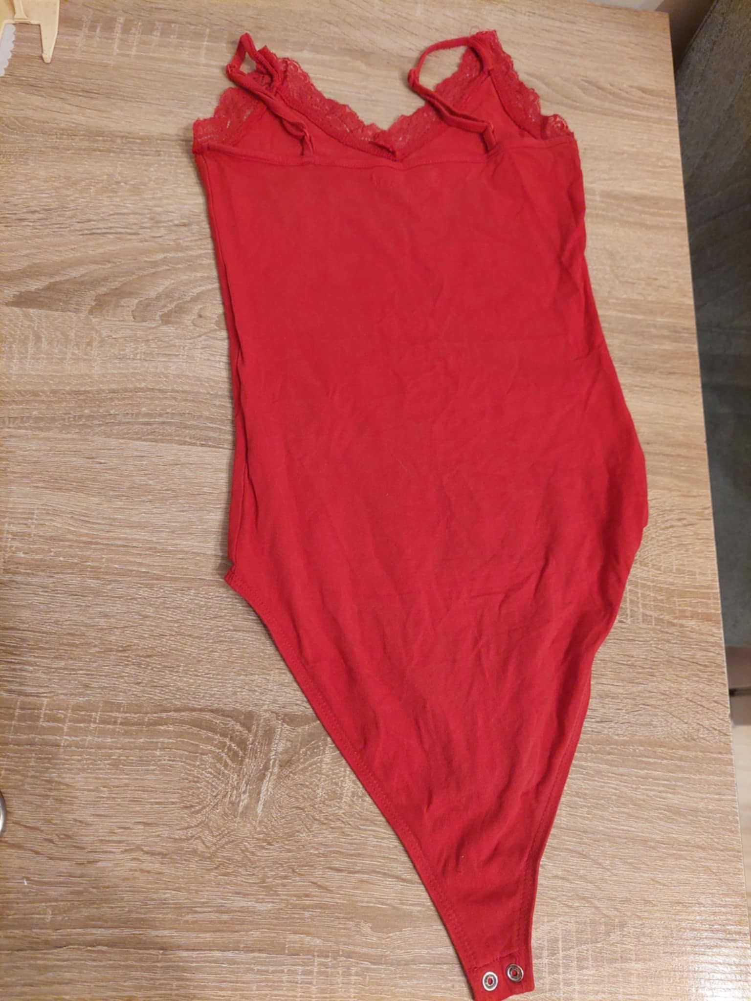 Koronkowe body czerwone