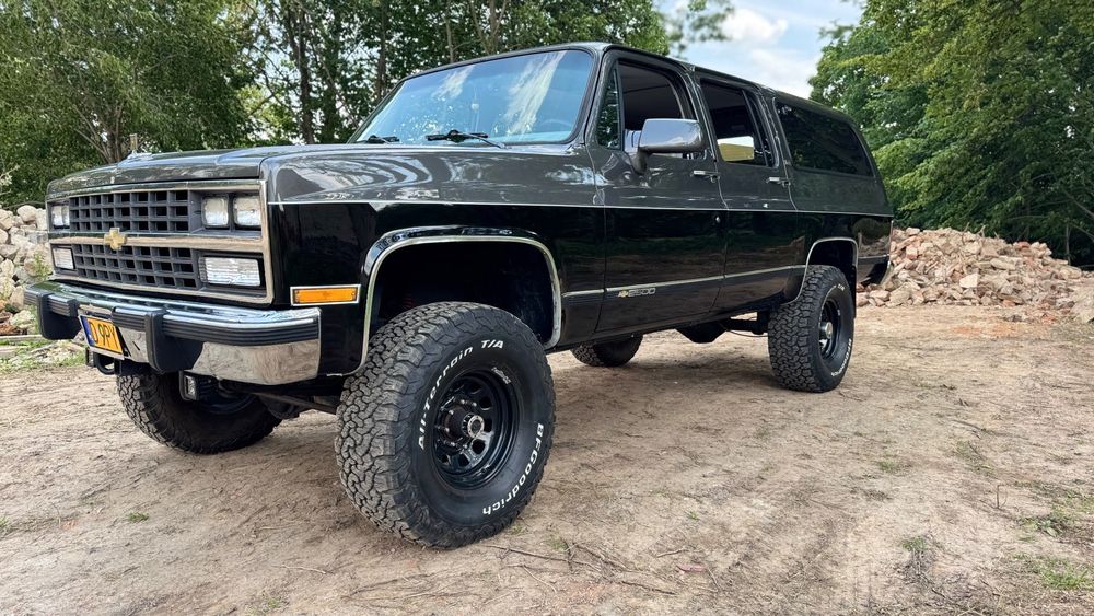 Chevrolet Suburban Chevrolet Suburban 2500