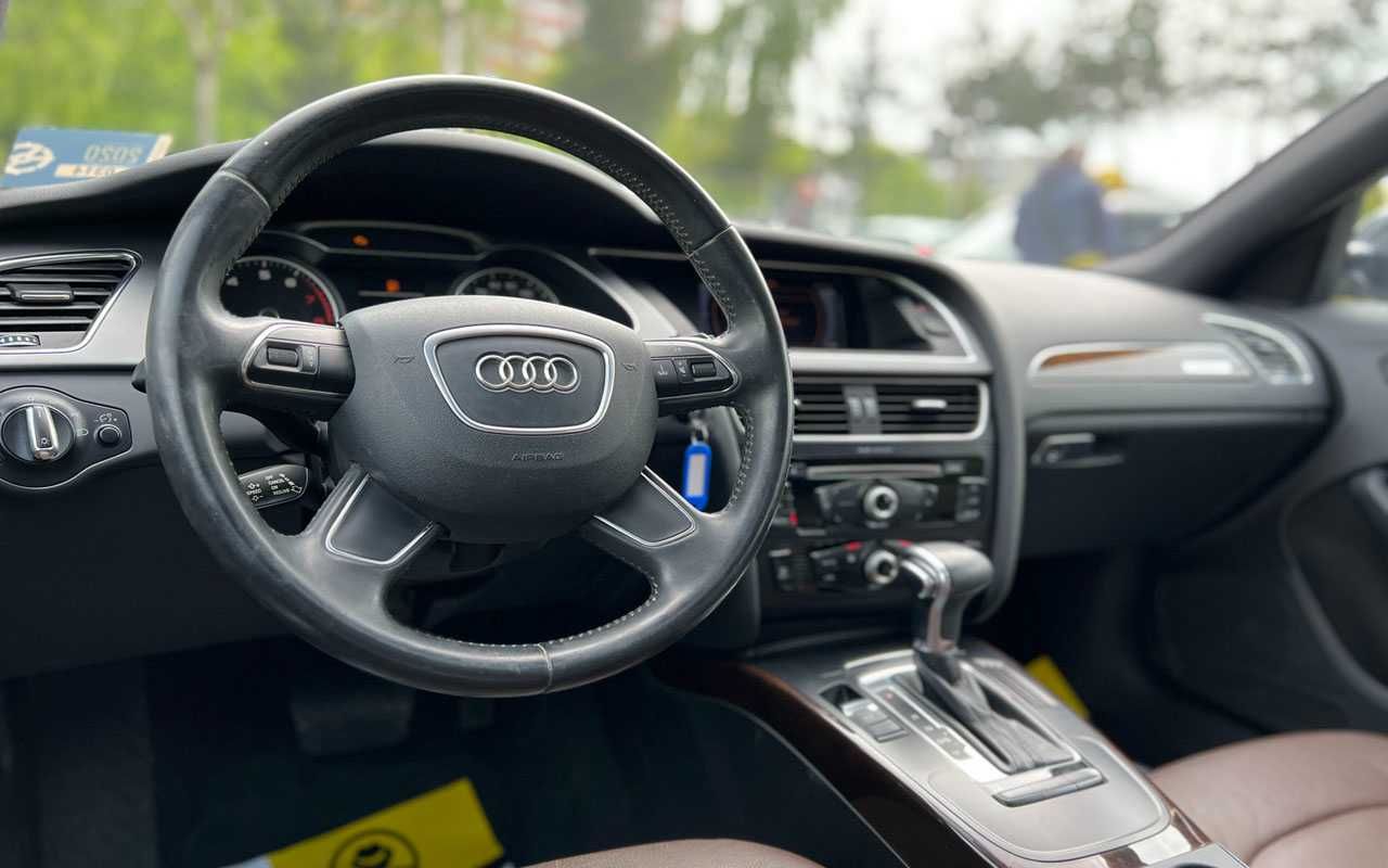 Audi A4 2012 року