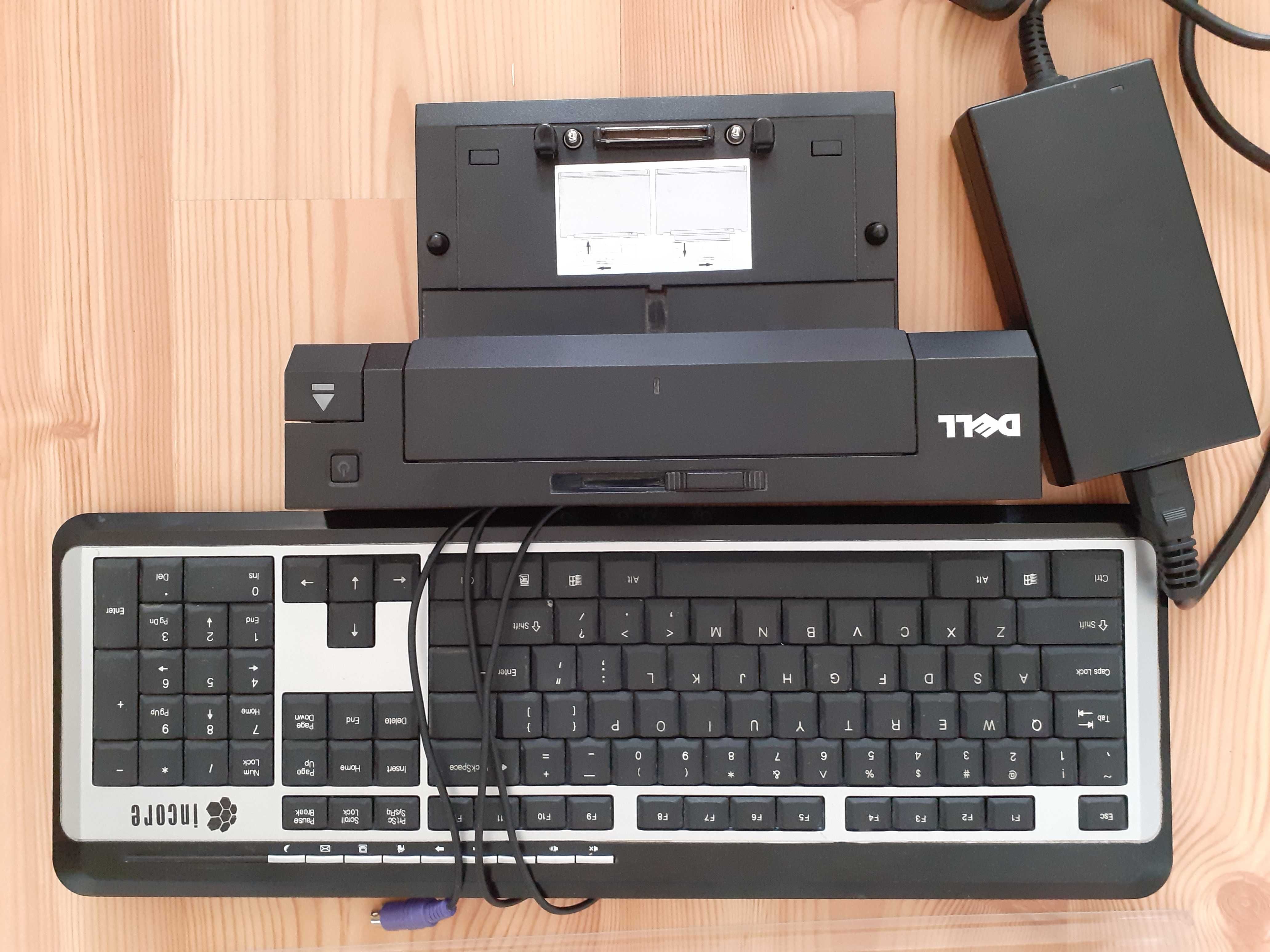 Monitor , stacja ,klawiatura ,ładowarka mysz
