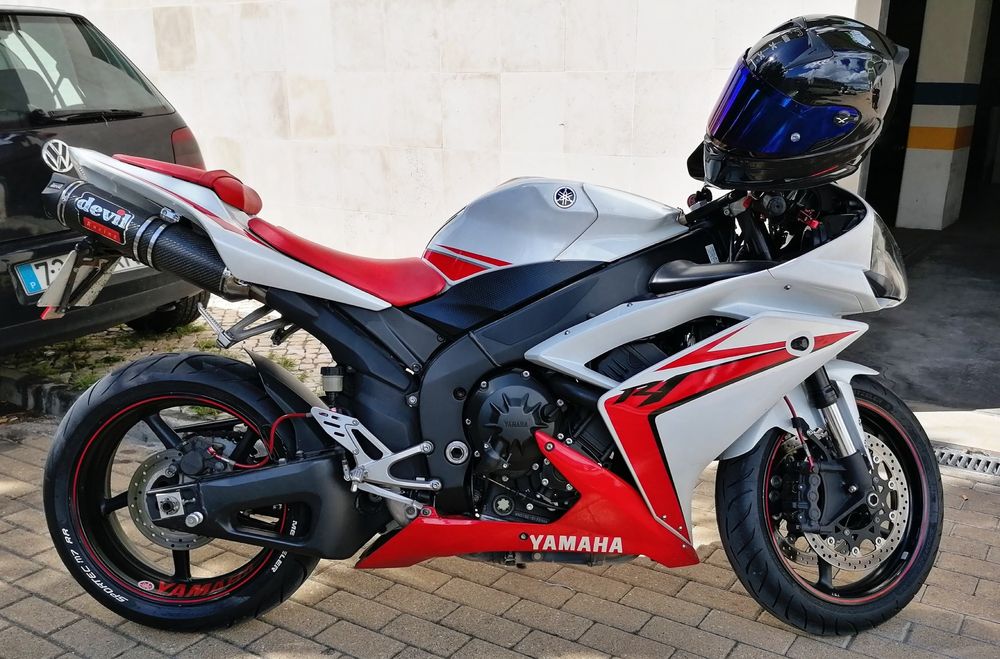 Yamaha R1 impecável