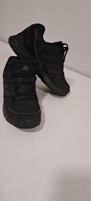 Кросівки adidas traxion