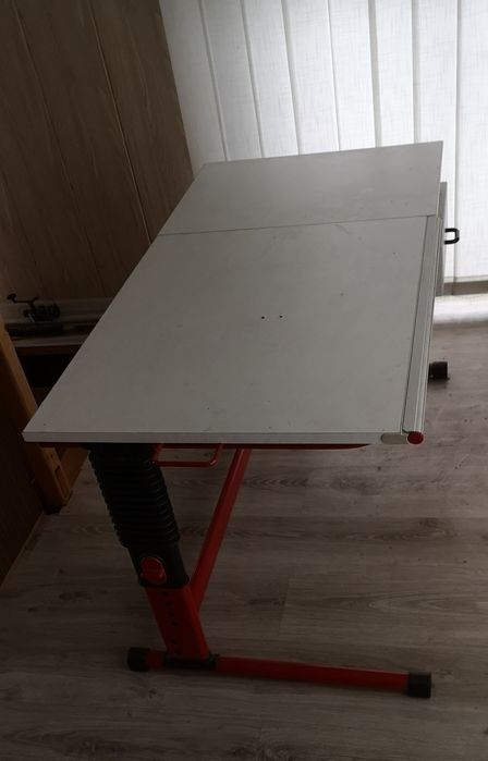 Biurko (stół) z podnoszonym blatem (kreślarskie)