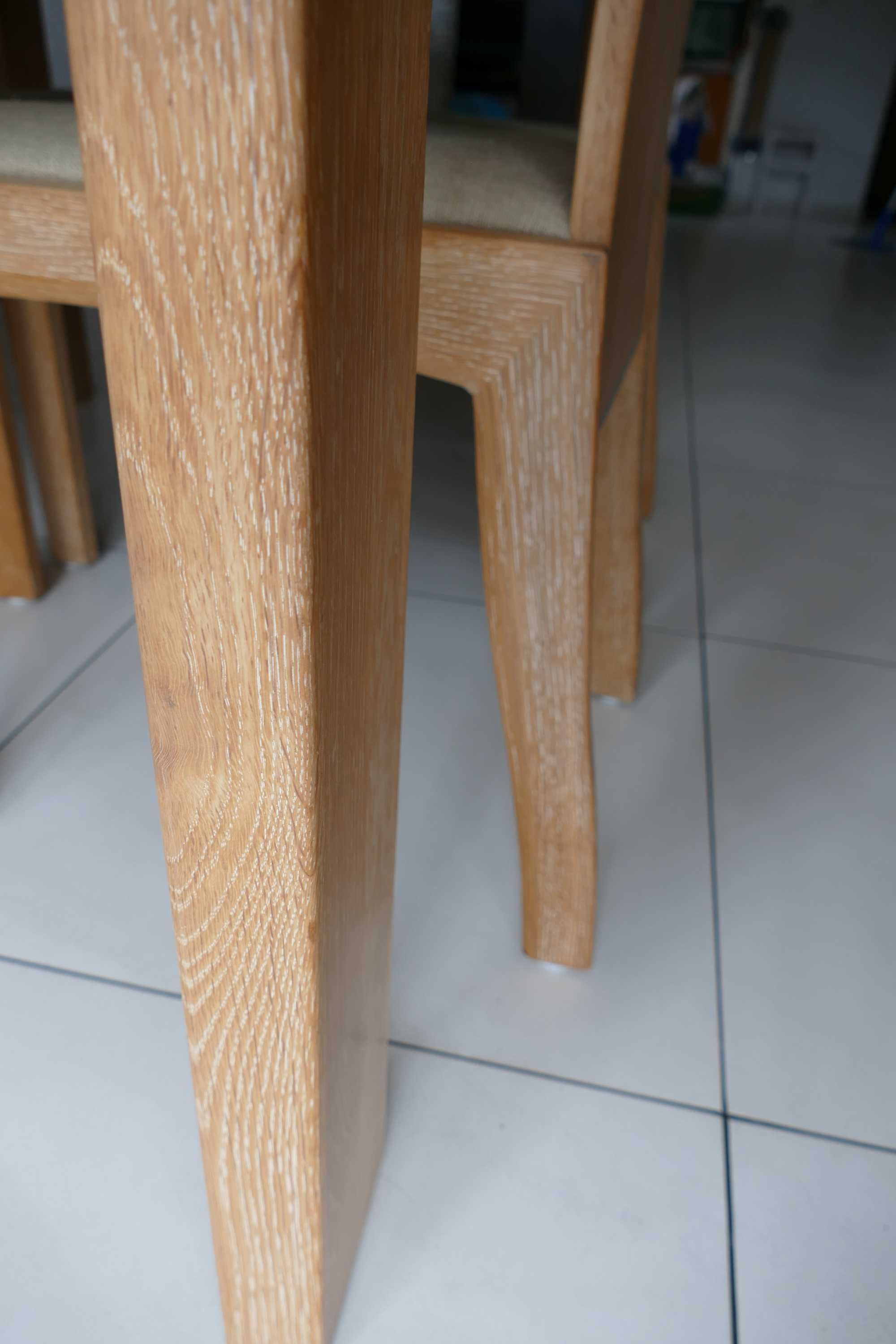 Zestaw mebli dębowych, stół z krzesłami, komoda, witryny, lite drewno